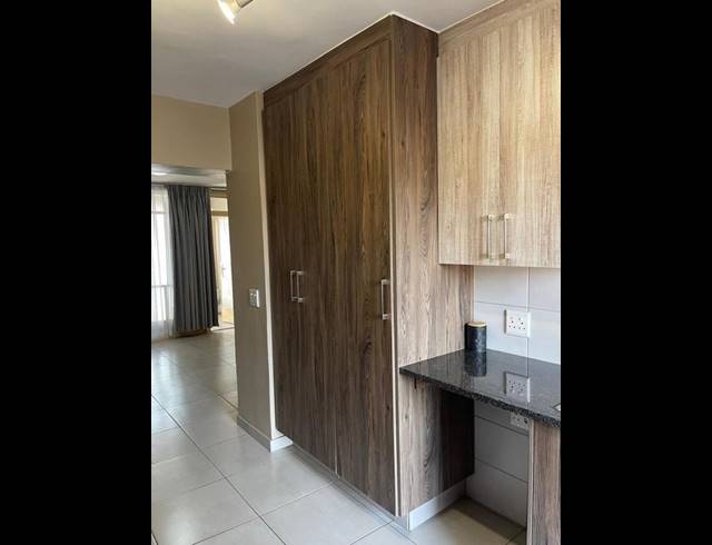 2 BEDROOM APARTMENT FOR SALE IN KEMPTON PARK CENTRAL